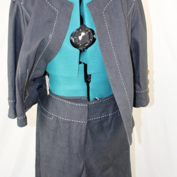 Dress Barn- Capri and Jacket set - Picture 2 of 6